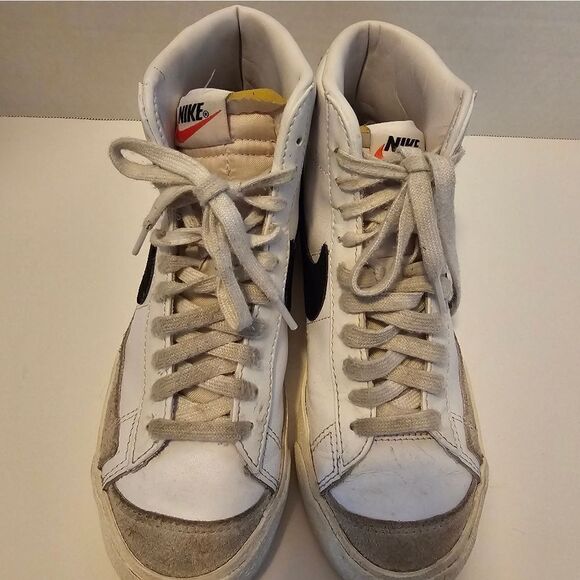 Nike leather hi top sneakers size 6. White with black swish - Picture 2 of 10